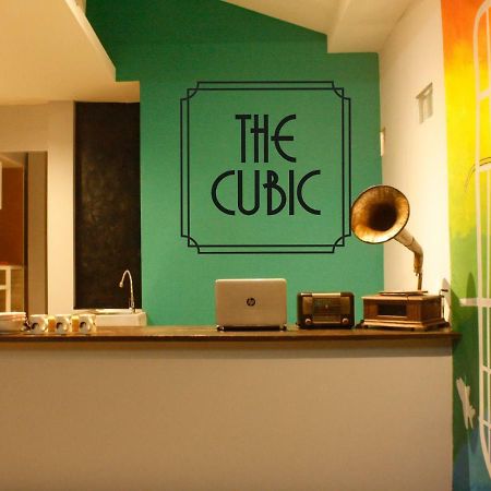 The Cubic Albergue Yogyakarta Exterior foto